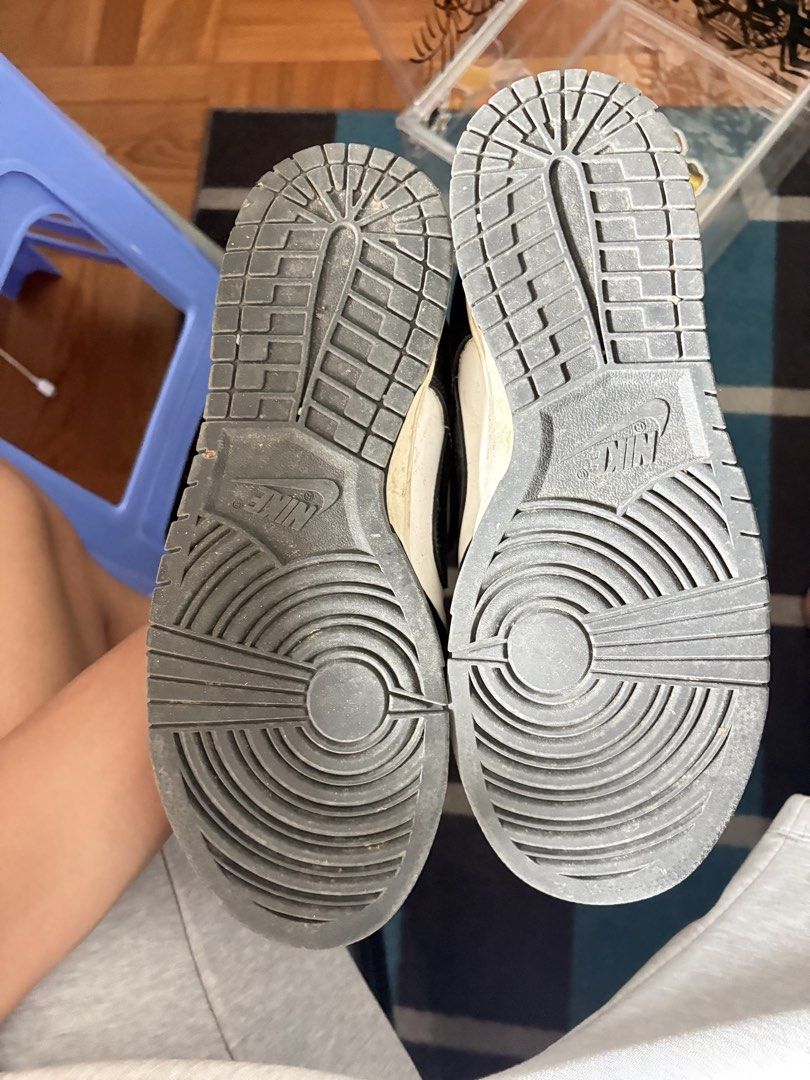 Bundle items (Category: Cross-body Bags) located in Singapore. Submitted by sellingcheaplaaplsbuy (Listing ID 1462318848, Image 3). Description: 1st picture :$50 2nd picture : panda dunks us 10 authentic $40 3rd picture :$30 4th pic : safety shoe 20$ Take all for 140.