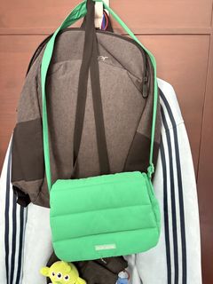 (Category: ) located in . Submitted by sellingcheaplaaplsbuy (Listing ID 1462318848, Image 1). Description: .