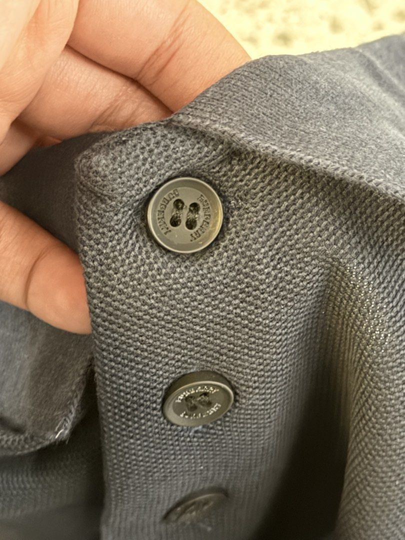 Burberry (Category: Tshirts & Polo Shirts ) located in Baguio. Submitted by mardimercredi14 (Listing ID 1462411547, Image 3). Description: 🔥 Burberry Dimensions: 22*26/27 back Condition: excellent Color Rate: 10 ❌ none.