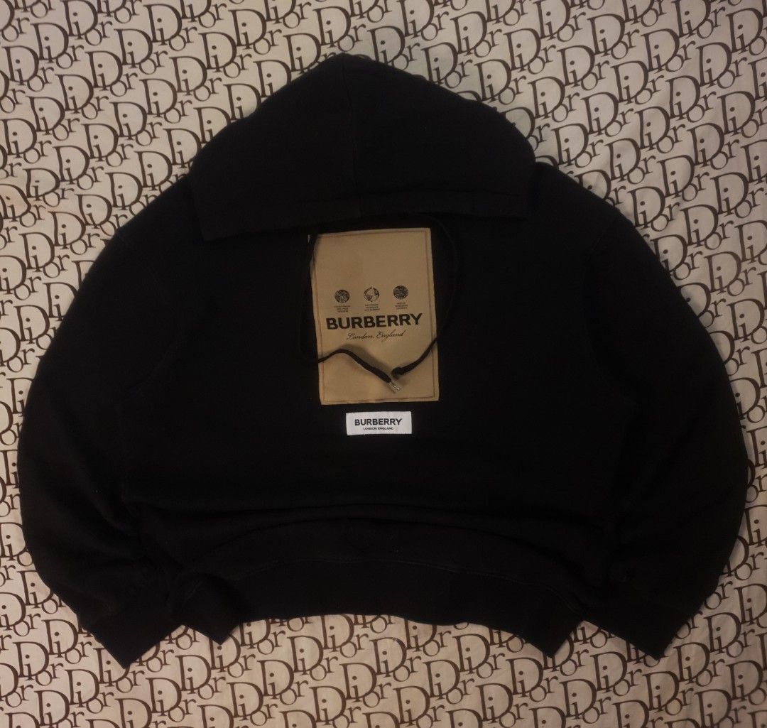 Burberry hoodie (Category: Coats, Jackets and Outerwear) located in San Fernando. Submitted by retro.district. (Listing ID 1462322466, Image 1). Description: - Burberry hoodie - Size: XL (25x28) - Condition: Excellent - no issue - Color Rate: 9.5/10.