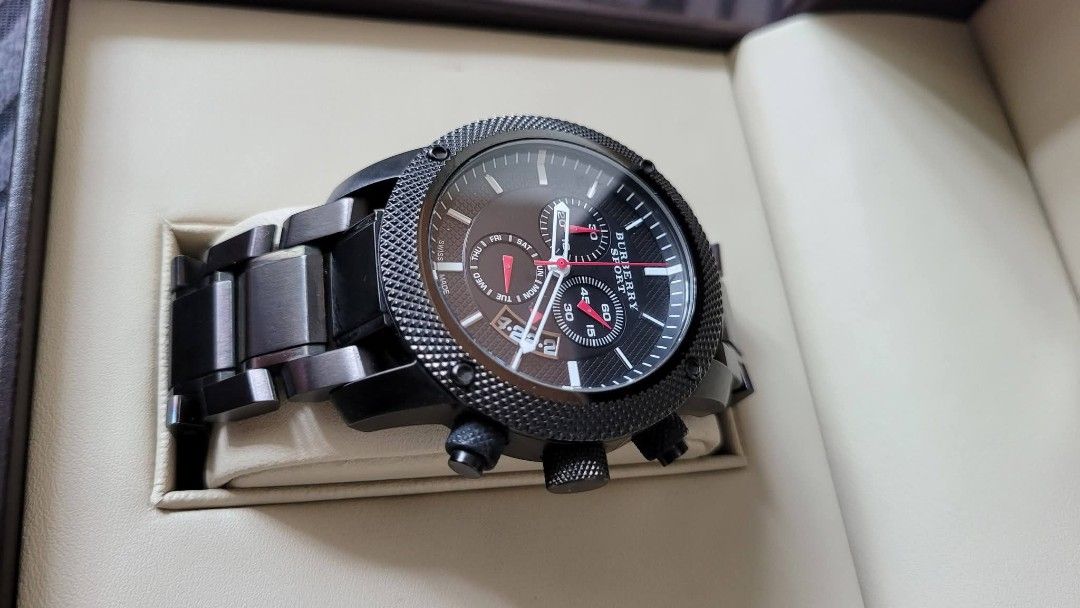 Burberry Watch Chronograph BU7703 ⌚️ (ORIGINAL) (Category: Luxury Watches) located in Cavite. Submitted by arielcamilon25 (Listing ID 1462399785, Image 3). Description: For Sale Only❗️❗️❗️ PRICE ✅️✅️✅️ Php 18,000 ✅️✅️✅️ Burberry Watch Chronograph BU7703 ⌚️ (ORIGINAL) CONDITION: "COMPLETE PACKAGE" Few times used only like new but has few scratches normal lang naman sa 2ndhand watch other than that everything is perfectly working. 🙃 RFS: Not in us