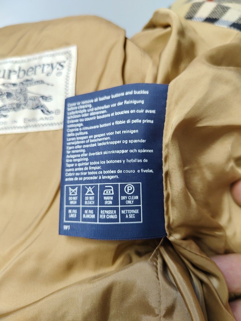 Burberrys wool (made in England) (Category: Coats, Jackets and Outerwear) located in Baguio. Submitted by archival_thrifted.ph. (Listing ID 1462309540, Image 3). Description: FOR SALE ‼️ . BURBERRYS UNISEX WOOL BLAZER .MADE IN ENGLAND .EXCELLENT CONDITION .ISSUE PINHOLES ON LINING KINDLY CHECK LAST PHOTO .BEST FIT MEDIUM .PHP 4800 PLUS SF .❌❌ COP/COD .MOP GCASH .COURIER J&T .BAGUIO AREA .DM FOR SURE BUYER TY.