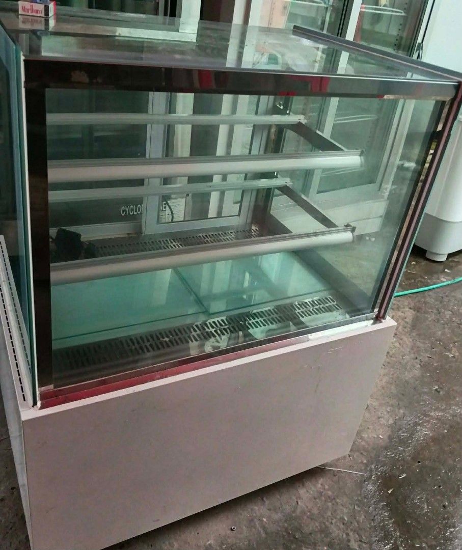 CAKE CHILLER 3FT BY 4FT (Category: Refrigerators and Freezers) located in Taguig. Submitted by jasminefuentes286 (Listing ID 1462380690, Image 1). Description: .