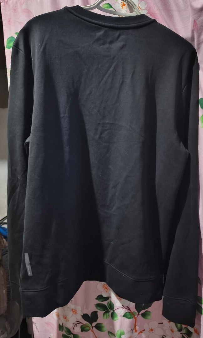 Calvin klein (Category: Tshirts & Polo Shirts ) located in Manila. Submitted by markghil_2002 (Listing ID 1462368278, Image 2). Description: Almost Brand New I buy it 89 dollars if we convert it in peso almost 5k if you want discount just pm.