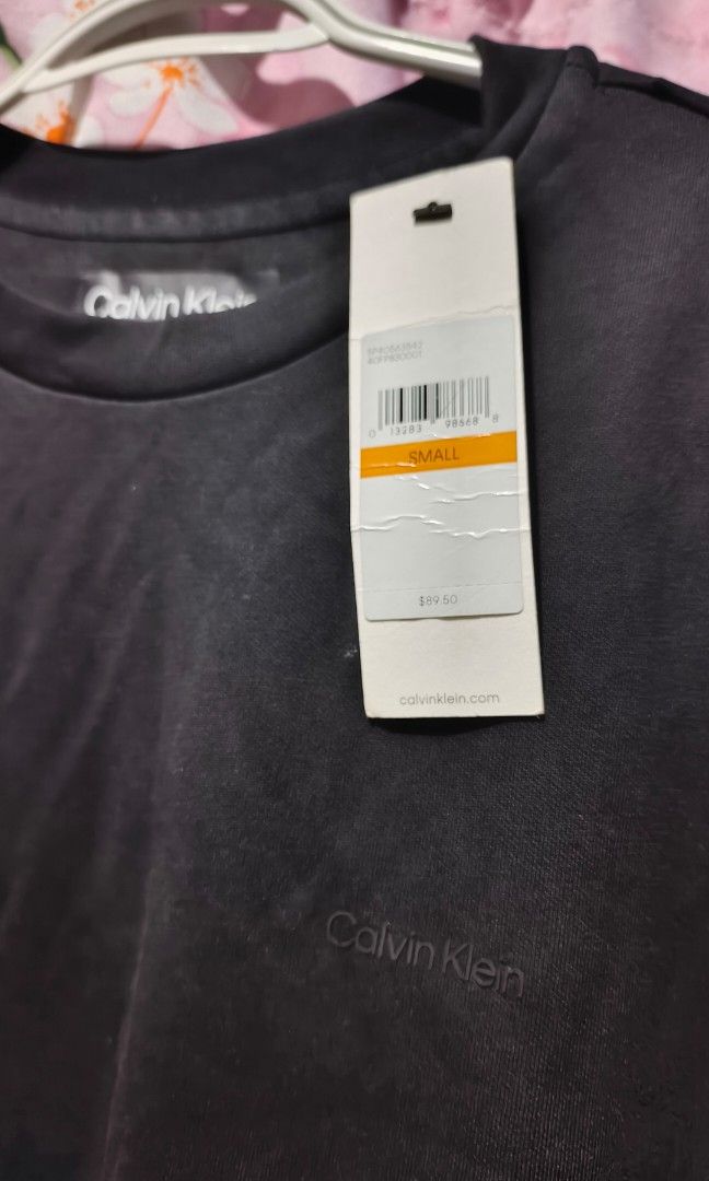 Calvin klein (Category: Tshirts & Polo Shirts ) located in Manila. Submitted by markghil_2002 (Listing ID 1462368278, Image 1). Description: Almost Brand New I buy it 89 dollars if we convert it in peso almost 5k if you want discount just pm.