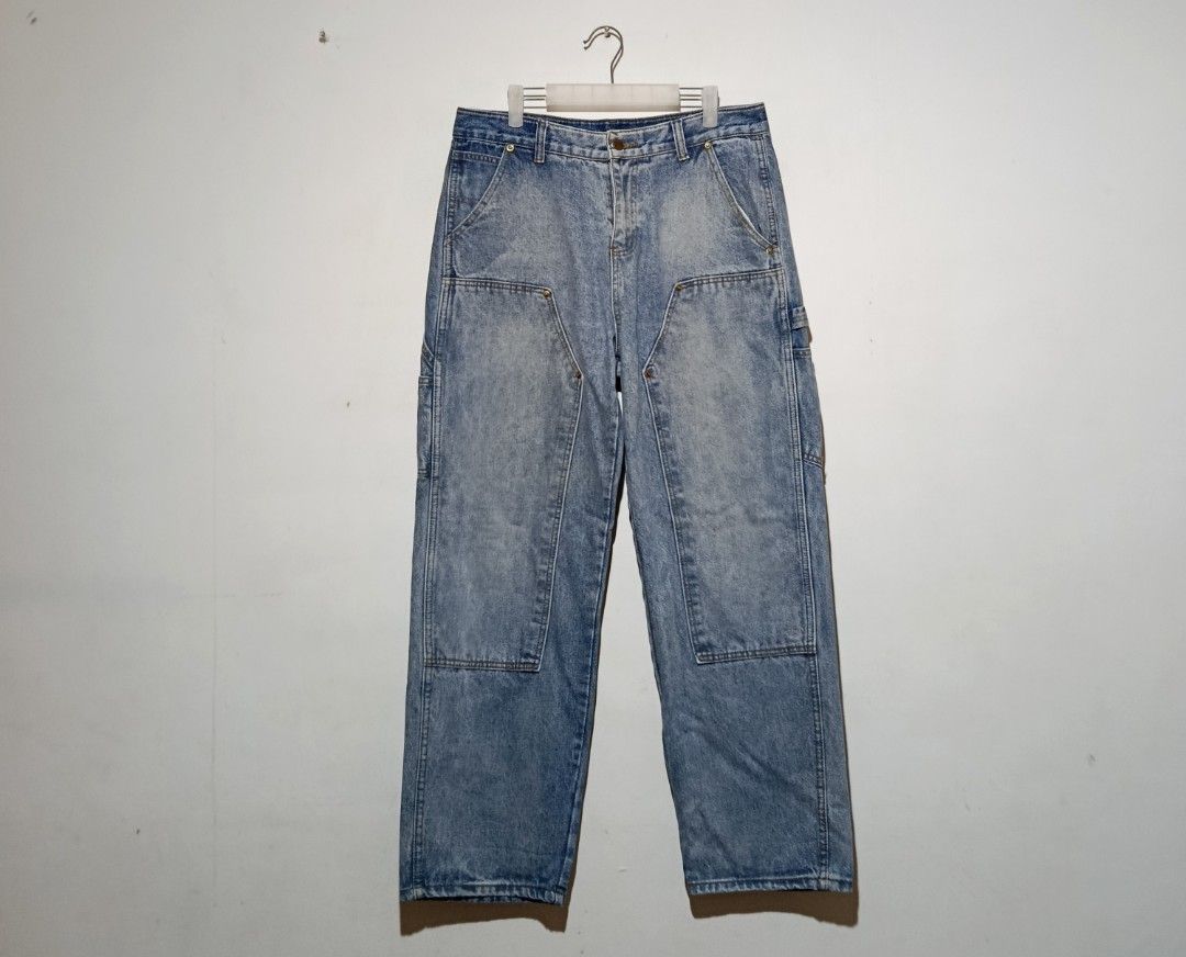 Carhartt - WIP OG Double Knee Denim Pants - Leather Patch (Category: Jeans) located in San Fernando. Submitted by son.twice.stuff (Listing ID 1462363775, Image 2). Description: Item: Carhartt - WIP OG Double Knee Denim Pants - Leather Patch Dimensions Waistline: 17" Rise: 12.5" Thigh: 13" Length: 42" Inseam: 30" Leg Opening:9" Condition: Excellent Issue: Missing All Label Intact Leather Patch Zipper: YKK Buttons: Carhartt Price: 2000 Free Shippin