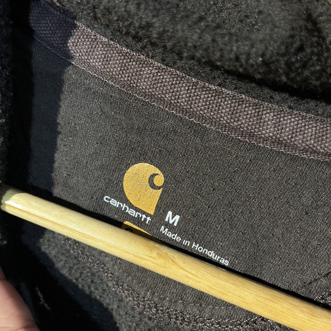 Carhartt Darkbrown K288 Sleeve Script (Category: Hoodies) located in Kabasalan. Submitted by yourgamiii (Listing ID 1462400448, Image 3). Description: Carhartt Darkbrown K288 Sleeve Script Large ( 24Wx28L) Excellent.