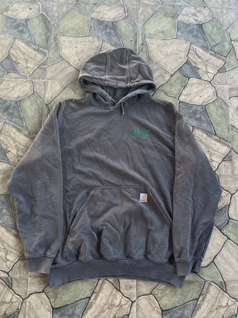 Carhartt Jacket (Category: Coats, Jackets and Outerwear) located in Cavite. Submitted by golden.juviiicollective_ph2 (Listing ID 1462401433, Image 1). Description: Vintage look -need wash -size xl .