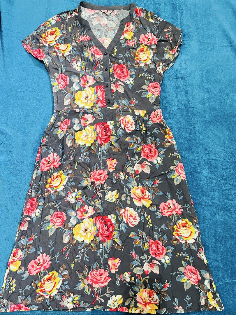 Cath Kidston dress (Category: Dresses) located in Manila. Submitted by ctfashion_ (Listing ID 1462278790, Image 1). Description: S-M Floral dress No flaws.