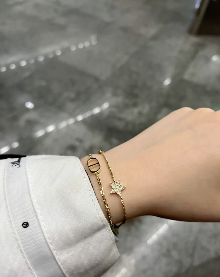cd star 18k gold plated bracelet (Category: Bracelets) located in Quezon City. Submitted by japanandsingaporeluxepreloved (Listing ID 1462434218, Image 2). Description: .