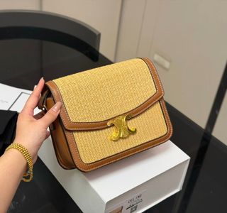 (Category: ) located in . Submitted by luxe.storee (Listing ID 1462366955, Image 1). Description: .