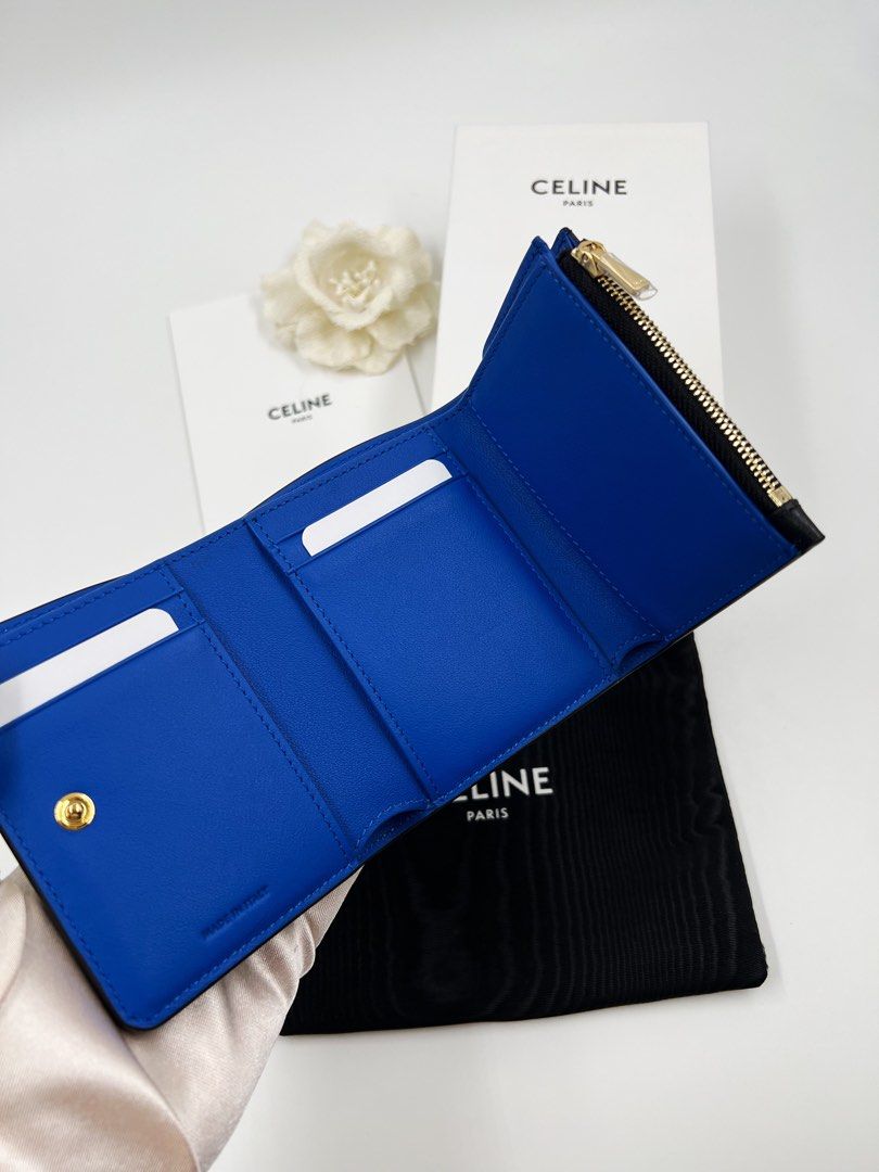 ⚜️Celine fine triomphe wallet (Category: Luxury Bags & Wallets) located in Makati City. Submitted by 90sangel (Listing ID 1462392724, Image 2). Description: •Item: Celine fine wallet - triomphe stamp in supple grained calfskin 🦋🩶 •Size: 4.1 X 3.1 X 0.8 IN (10.5 X 8 X 2 CM) FOUR CARD SLOTS ONE ZIPPED COIN POCKET ONE NOTE POCKET THREE FLAT POCKETS *Includes store box dustbag and envelope.