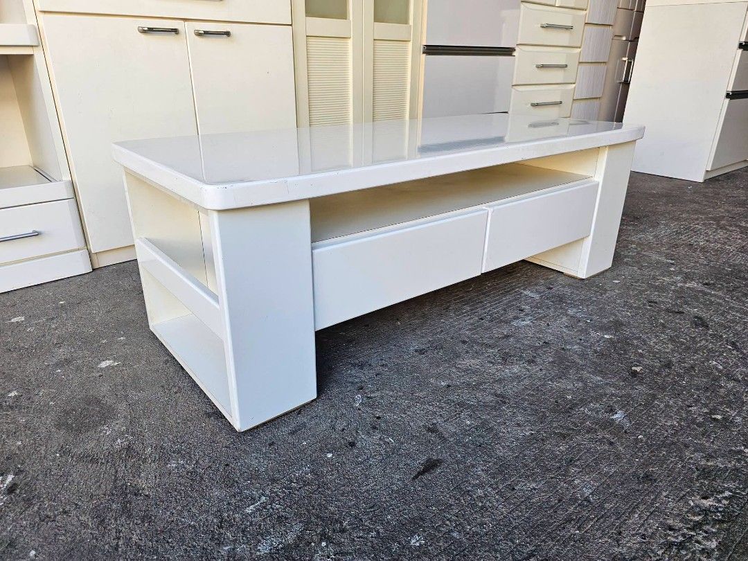 Center Table (Category: Tables & Sets) located in Meycauayan. Submitted by marygracecasimiro (Listing ID 1462300618, Image 3). Description: Center Table (DUCO) ✔L-47 H-16 W-20 inches 📏 ✔️2 Drawers 🗄 ✔Laminated 🔖 ✔️Compress & Mdf! 💢 ✔Scratches As-is! 👌🩷💙 Price:6,000.