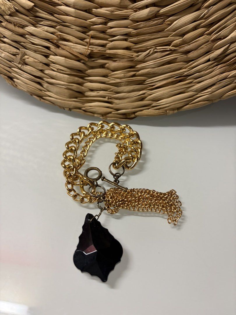 Chain bracelet with stone (Category: Bracelets) located in Manila. Submitted by thebookclubz (Listing ID 1462381181, Image 2). Description: .