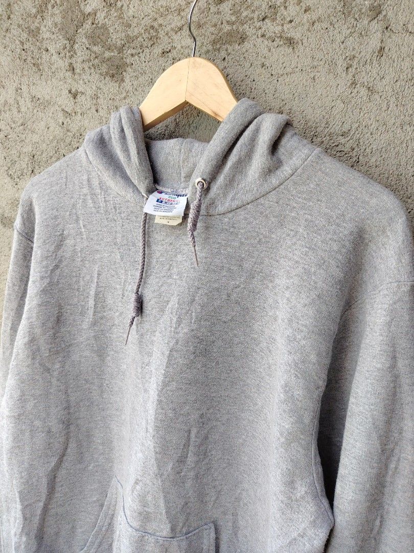 CHAMPION FULL OVER JACKET HOODIE 🩶 (Category: Coats, Jackets and Outerwear) located in Bislig. Submitted by tuazons21 (Listing ID 1462422227, Image 2). Description: CHAMPION FULL OVER JACKET HOODIE 🩶 SIZE : MEDIUM DIMES : 22.5×27 CR : 10/10 NO FLAWS GOOD AS NEW CONDITION DETAILS POSTED⤵️ 699💸 DM TO PURCHASE 📩📩.