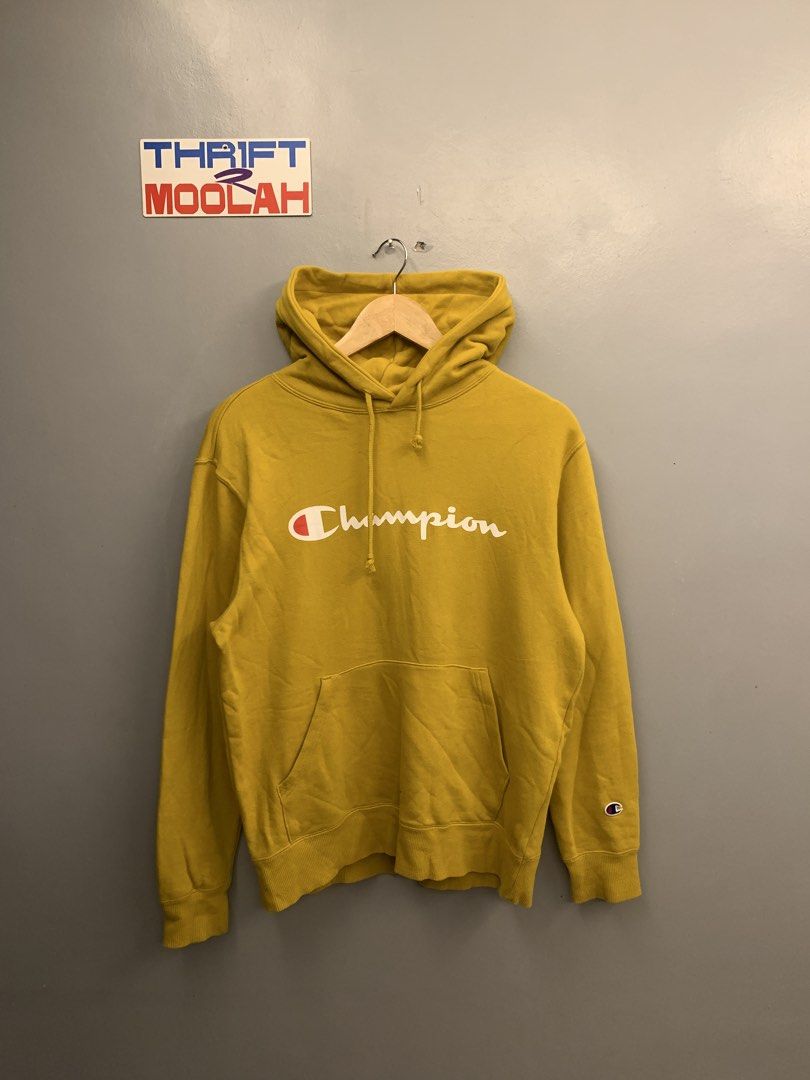CHAMPION HOODIE JACKET (Category: Hoodies) located in Cavite. Submitted by thrift2moolah (Listing ID 1462287472, Image 1). Description: Champion Hoodie Jacket Size L on tag 21/26 Excellent condition Needwash 450 add sf only.