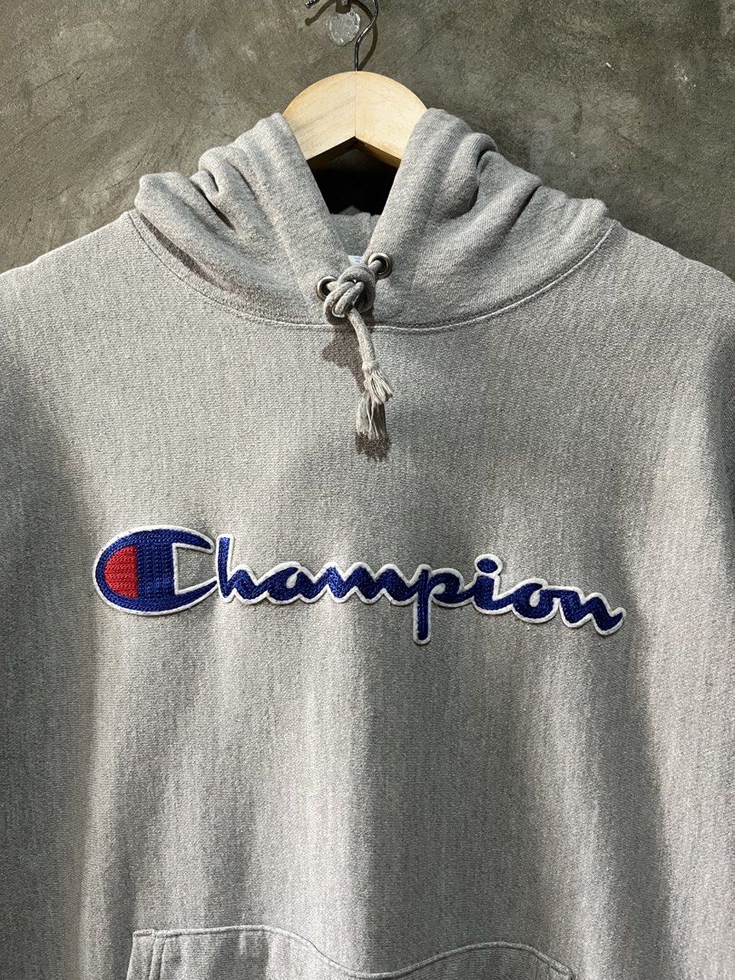 Champion Reverse weave (Category: Coats, Jackets and Outerwear) located in Manila. Submitted by thriftnirogus (Listing ID 1462385609, Image 2). Description: Champion reverse weave width: 24 length: 29 honest issue: last pic stain not sure if washable.