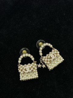 (Category: ) located in . Submitted by ys-luxe.com (Listing ID 1462308309, Image 1). Description: .