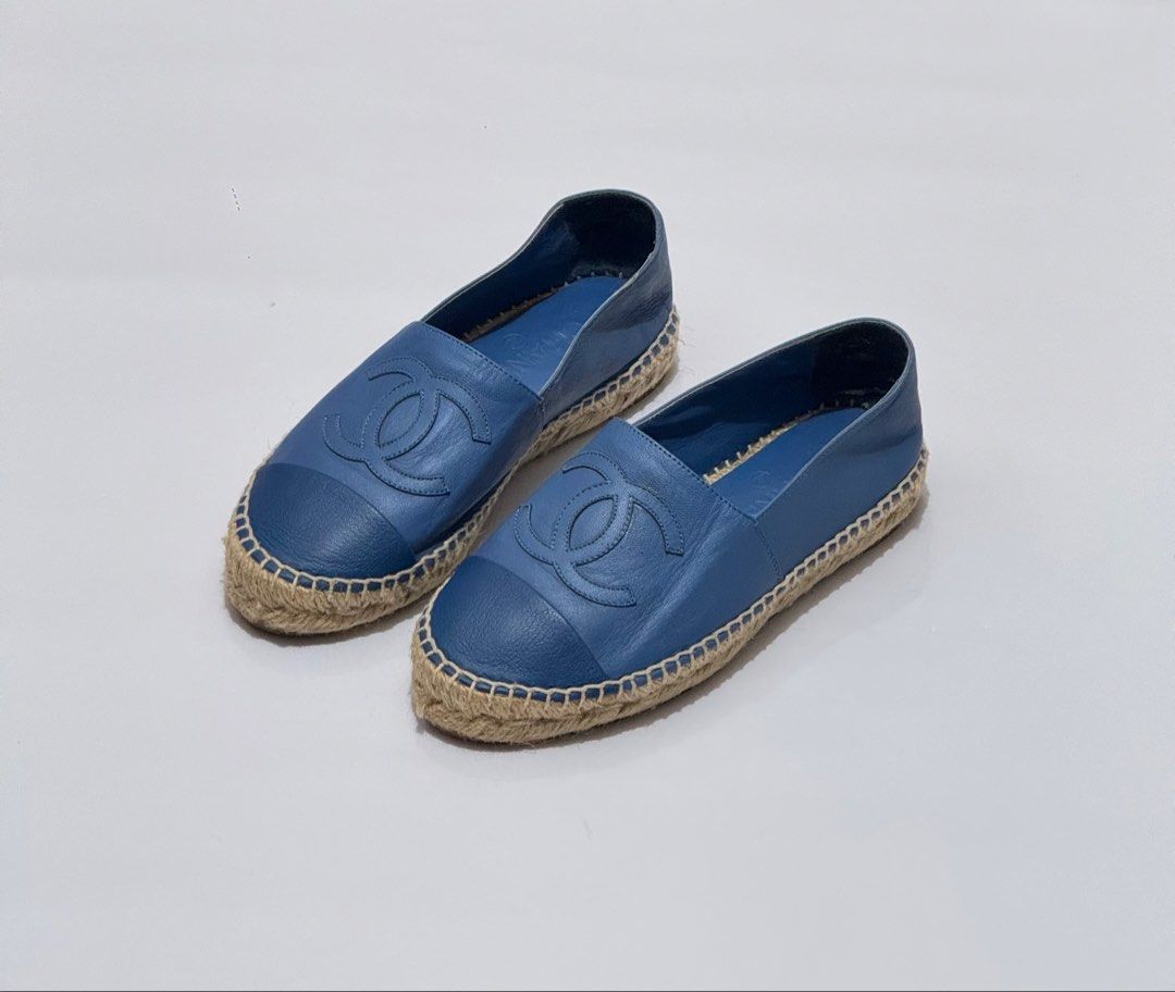 Chanel espadrilles (Category: Flats & Sandals) located in Quezon City. Submitted by byuklph (Listing ID 1462305839, Image 2). Description: Auth💯size35🍒 Excellent condition No inclusion .