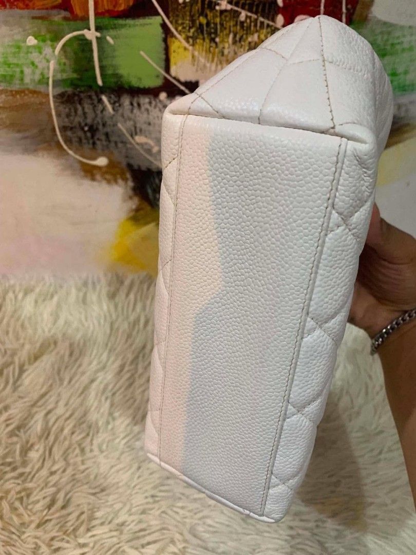 Chanel Vintage (Category: Luxury Bags & Wallets) located in Passi. Submitted by janbelisario (Listing ID 1462378274, Image 3). Description: Chanel Vintage Series 4 Malinis po With card, hologram GUARANTEED ORIGINAL #10.
