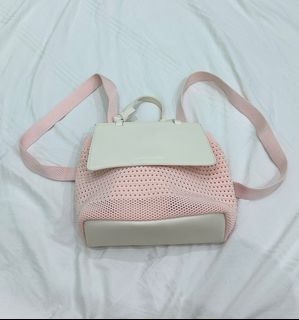 (Category: ) located in . Submitted by helpmeclearmymakeup (Listing ID 1462346274, Image 1). Description: .