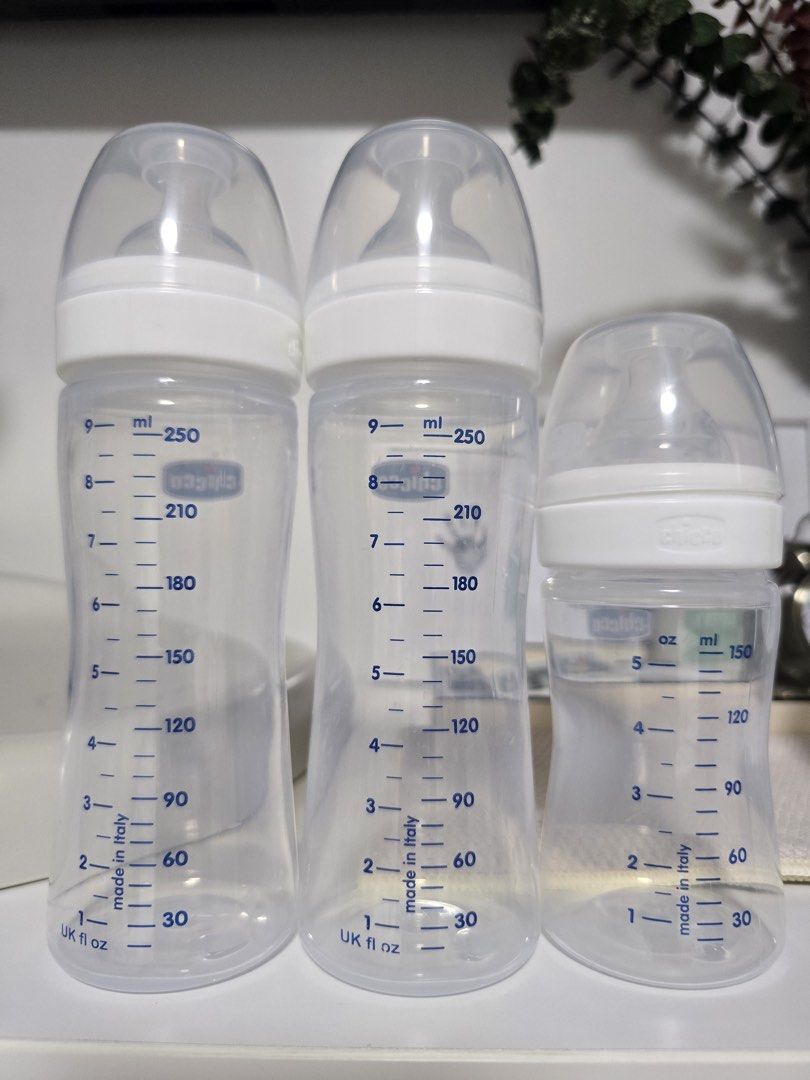 Chicco Baby Bottles (250ml, 150ml) (Category: Breastfeeding & Bottle Feeding) located in Manila. Submitted by vinaparam (Listing ID 1462375055, Image 2). Description: - Set of 3 Chicco baby bottles - Includes two 250ml bottles and one 150ml bottle - Made of clear plastic with easy-to-read ml and oz measurement markings - Authentic Italian quality (Made in Italy) - Nipples are included, ready for use - Ideal for feeding your little one.