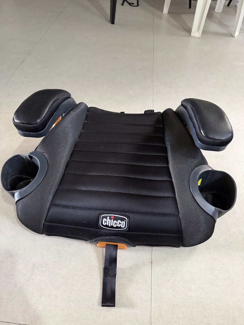 chicco gofit booster seat (Category: Car Seats) located in Rizal. Submitted by bingbong21 (Listing ID 1462266779, Image 3). Description: -no sira -working as intended -very much needed for family who travel with kids. rfs: kid too tall and old enough na to travel without booster seat.