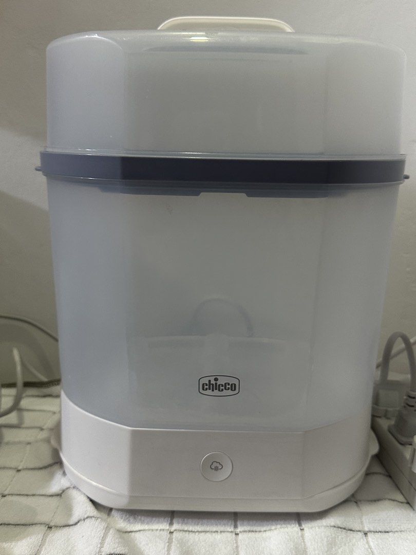 Chicco Steam Steriliser (Category: Breastfeeding & Bottle Feeding) located in Manila. Submitted by d3v1lj (Listing ID 1462371197, Image 1). Description: - Sterilizes in just 5 minutes - Features a versatile 3-in-1 modular design - Ideal for baby bottles, pacifiers, and other accessories RFS: BARELY USED NO BOX INCLUDED Bought for 2.5k.