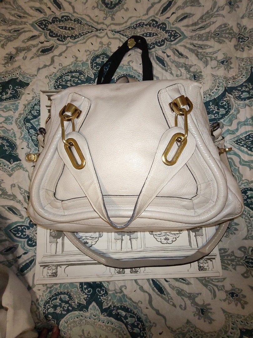 Chloe paraty (Category: Shoulder Bags) located in Valenzuela. Submitted by kchinadol (Listing ID 1462304618, Image 1). Description: Selling a beautiful, authentic Chloé Paraty handbag in cream leather with chunky gold-tone hardware. This bag is incredibly soft, spacious, and a true classic. It has been loved and carried, so it shows signs of normal wear and tear. Please review the condition notes and pictures carefully before purchasing. Conditio