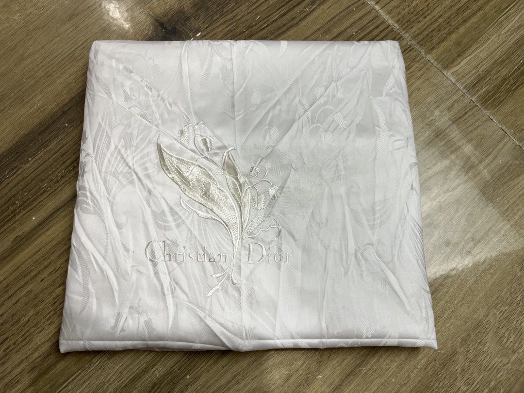 CHRISTIAN DIOR blanket (Category: Luxury Accessories) located in Bulacan. Submitted by letsfindukaywithme (Listing ID 1462423953, Image 2). Description: Christian Dior cotton blanket 140x240 cm White 100% cotton Like new No issue +sf payment first Ship via J&T.