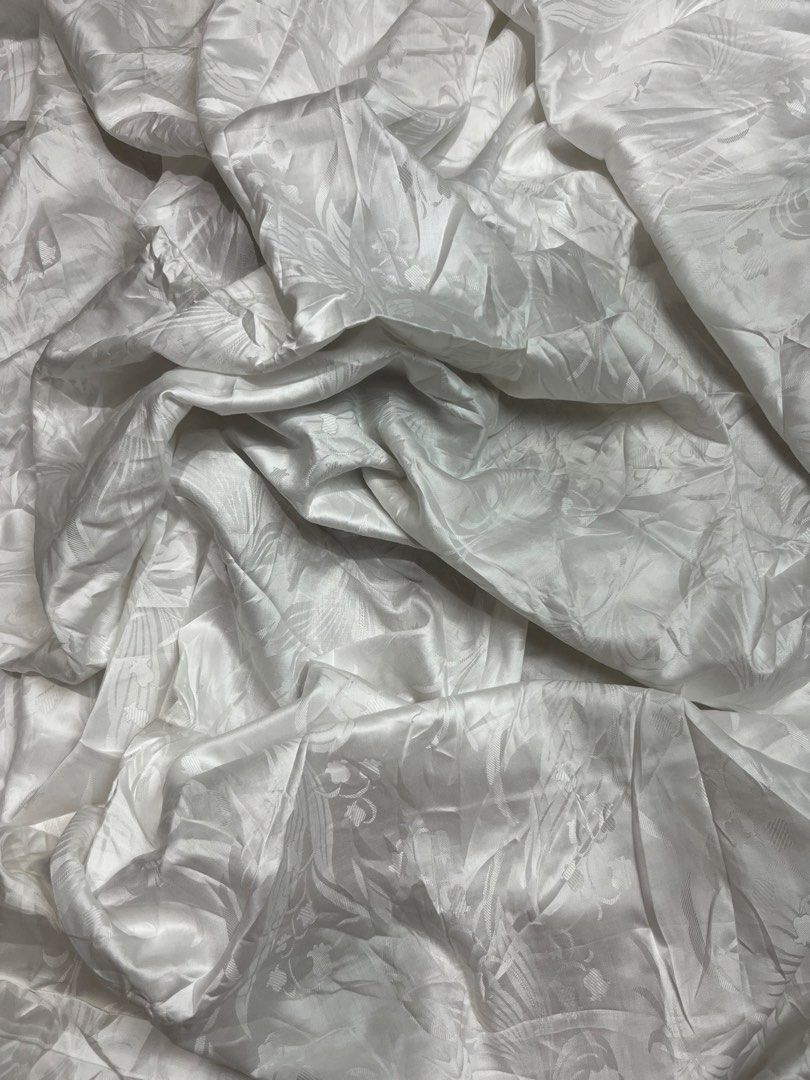 CHRISTIAN DIOR blanket (Category: Luxury Accessories) located in Bulacan. Submitted by letsfindukaywithme (Listing ID 1462423953, Image 3). Description: Christian Dior cotton blanket 140x240 cm White 100% cotton Like new No issue +sf payment first Ship via J&T.