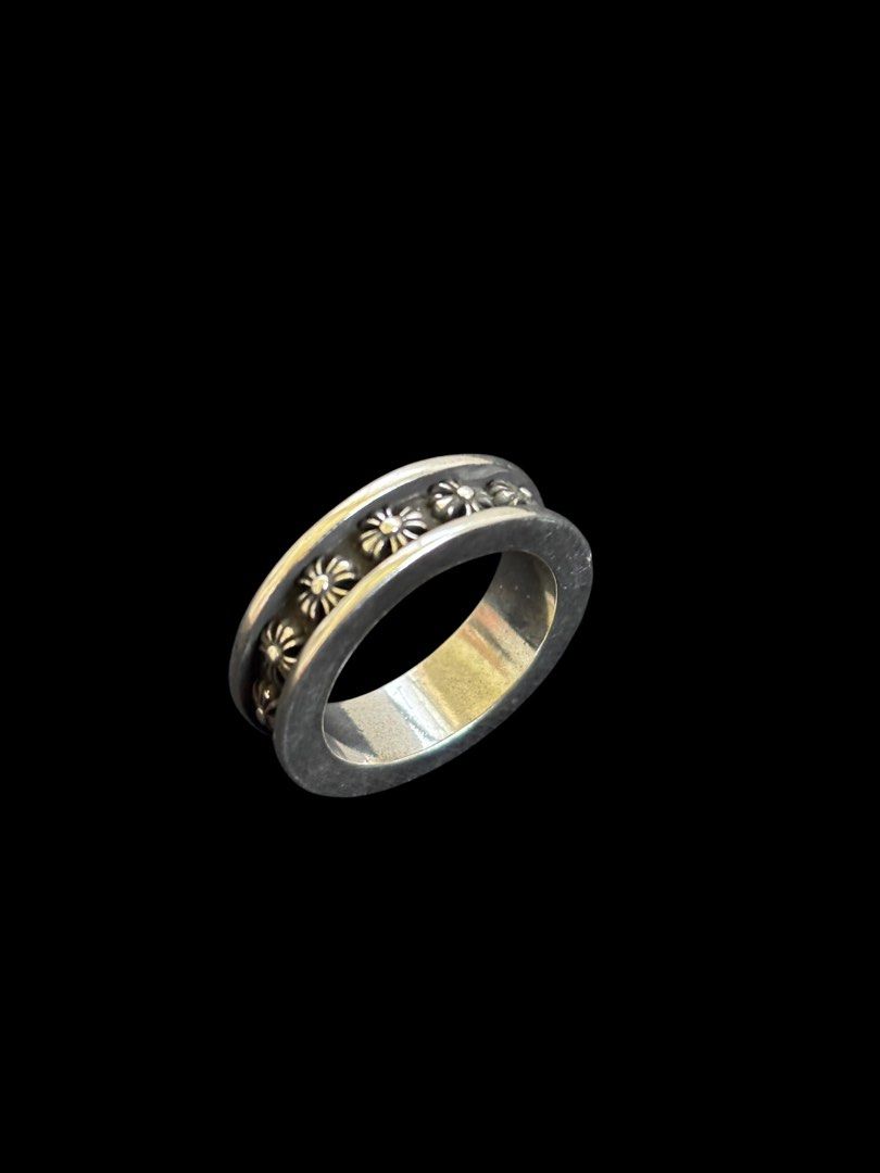 Chrome Hearts Ring Silver 925 (Category: Accessory Holder, Box & Organizers) located in Alcala. Submitted by dela.sole (Listing ID 1462379785, Image 3). Description: - Material: Sterling Silver (925 stamped) - Design: Repeating Floral Cross pattern - Size: 10 - Year Stamped: 2000 (inside) - Condition: Great for any collection - Feel free to ask questions!.