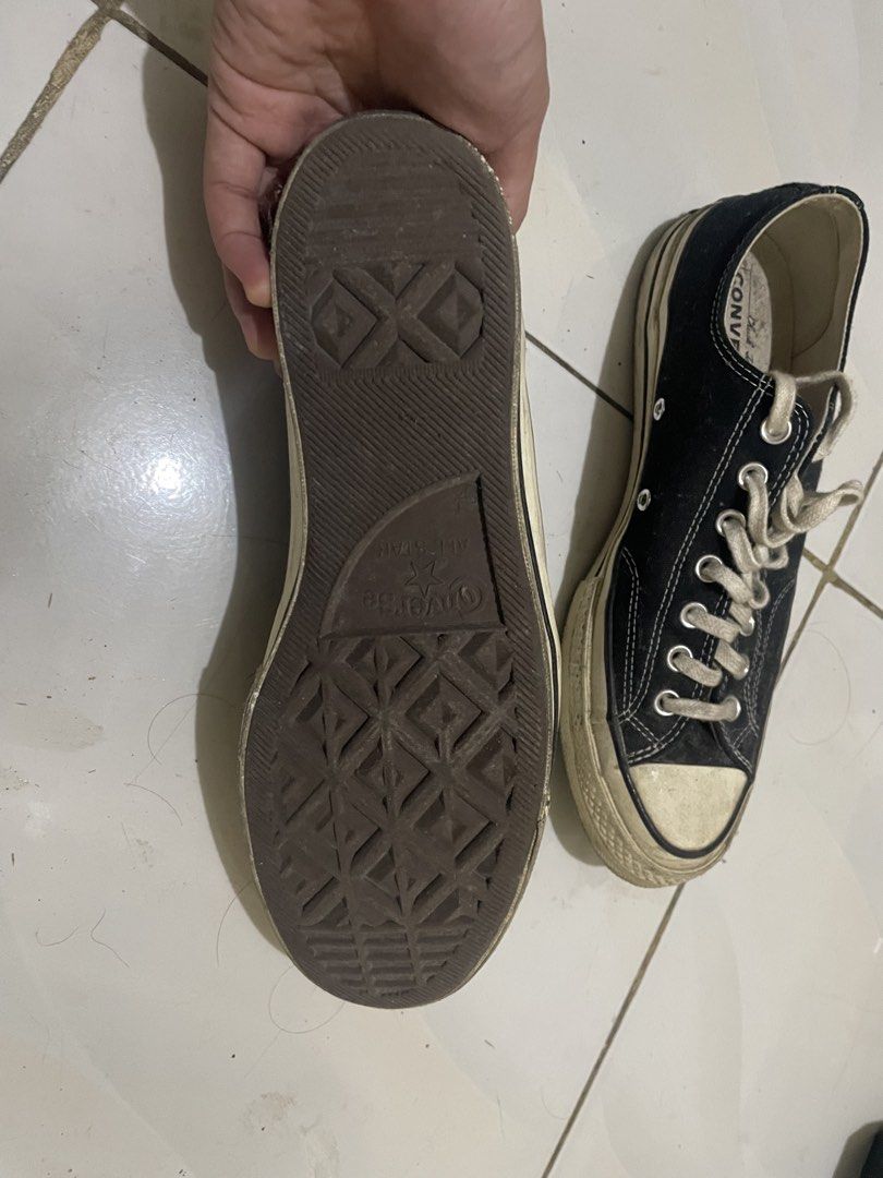 Chuck Taylor 9.5 M 11.5 W 2,000 Php (Category: Casual Shoes) located in Caloocan City. Submitted by johnnyengal (Listing ID 1462351632, Image 2). Description: Slightly used issue IMO would be need lang labhan hindi na nagagamit msg lang kung may offer walang masama don :).