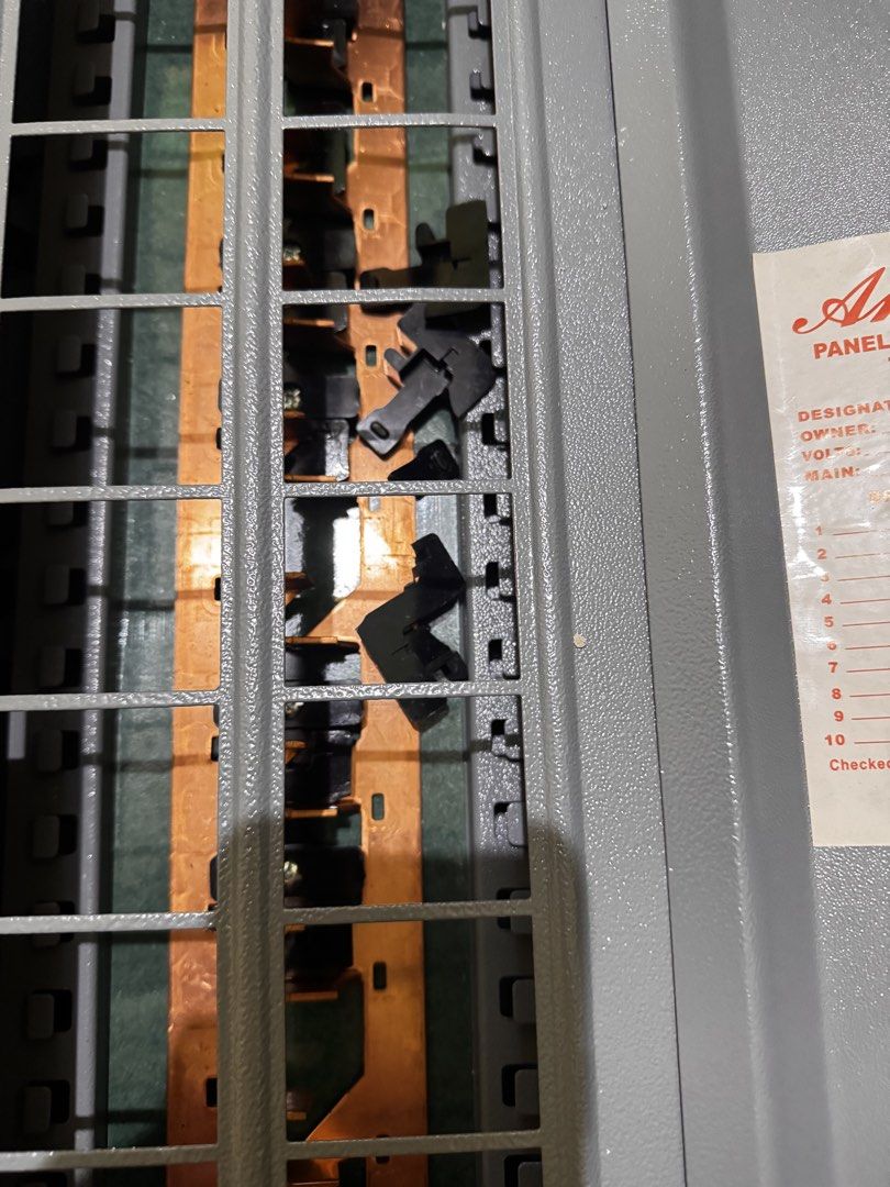Circuit breaker panel board 20 brances 22 holes (Category: Electrical, Adaptors & Sockets) located in Caloocan City. Submitted by auaua95 (Listing ID 1462439069, Image 3). Description: 20 branches 22 holes. Was not able to use but both ends were already punctured .
