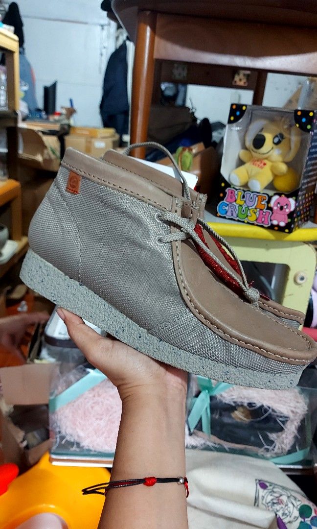 Clarks shacre style casual boots (Category: Casual Shoes) located in Rizal. Submitted by zelle-online (Listing ID 1462327055, Image 3). Description: very good condinion never used see size on picture ..