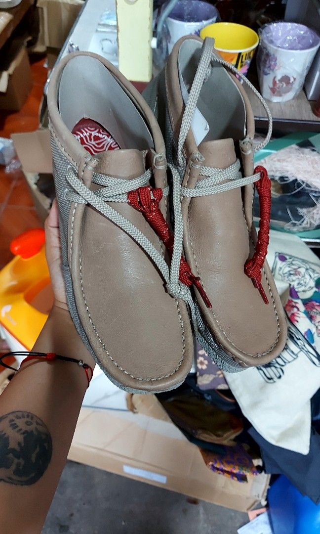 Clarks shacre style casual boots (Category: Casual Shoes) located in Rizal. Submitted by zelle-online (Listing ID 1462327055, Image 2). Description: very good condinion never used see size on picture ..