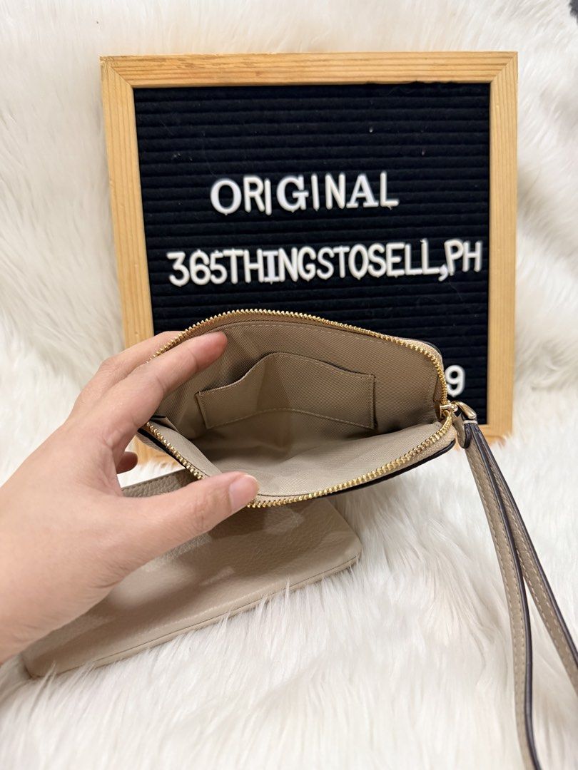 Coach (Category: Wallets & Card holders) located in Masantol. Submitted by 365thingstosell.ph (Listing ID 1462323336, Image 3). Description: Available! Super good deal🤩🥳 ganda ng color 1,590 + sf 💯0riginal n Brandnew No inclusion❌.
