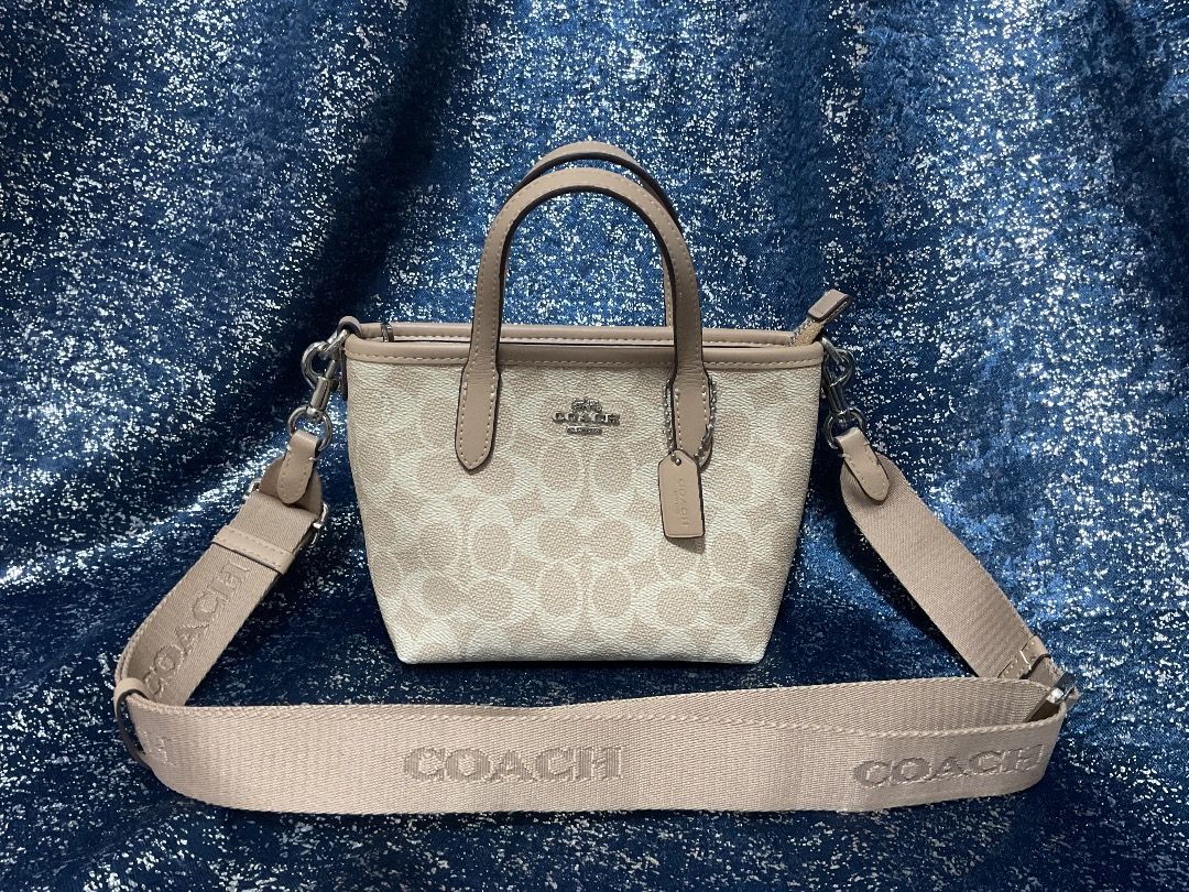 Coach mini city tote (Category: Cross-body Bags) located in Cauayan City . Submitted by preloved_by_kk06 (Listing ID 1462397441, Image 1). Description: .