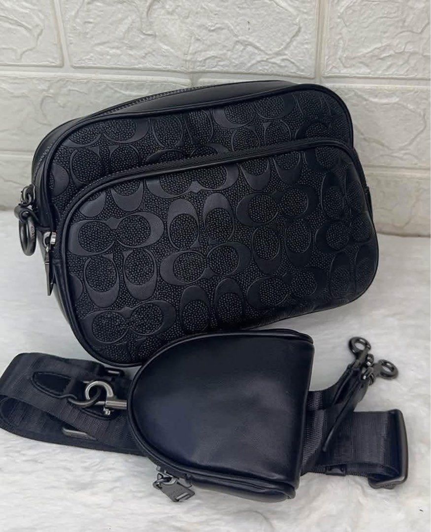 Coach Sling Bag for men (Category: Announcements) located in Quezon City. Submitted by stuffs.hellyy (Listing ID 1462377122, Image 2). Description: made in vietnam .