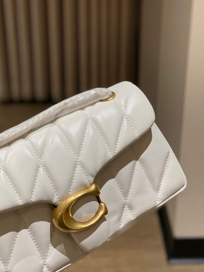 Coach Tabby in Quilted White (Category: Shoulder Bags) located in Pasig City. Submitted by maryjanegr (Listing ID 1462329983, Image 2). Description: .