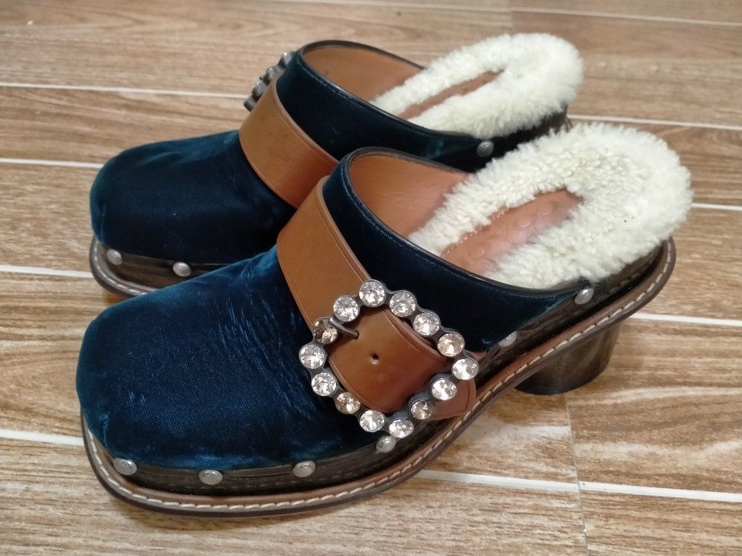 COACH VELVET CLOG SLIDE (Category: Heels) located in Cabuyao City. Submitted by Bike_Clothing10 (Listing ID 1462303574, Image 2). Description: READ FIRST... FOR SALE: COACH VELVET CLOG SLIDE Excellent Condition Size 7us | 37.5 eur Legit PRICE: 4500 + SF PICK UP OR SHIPPING ONLY LOCATION: Cabuyao Laguna -NO COD/COP- 📩PM -Thanks-.