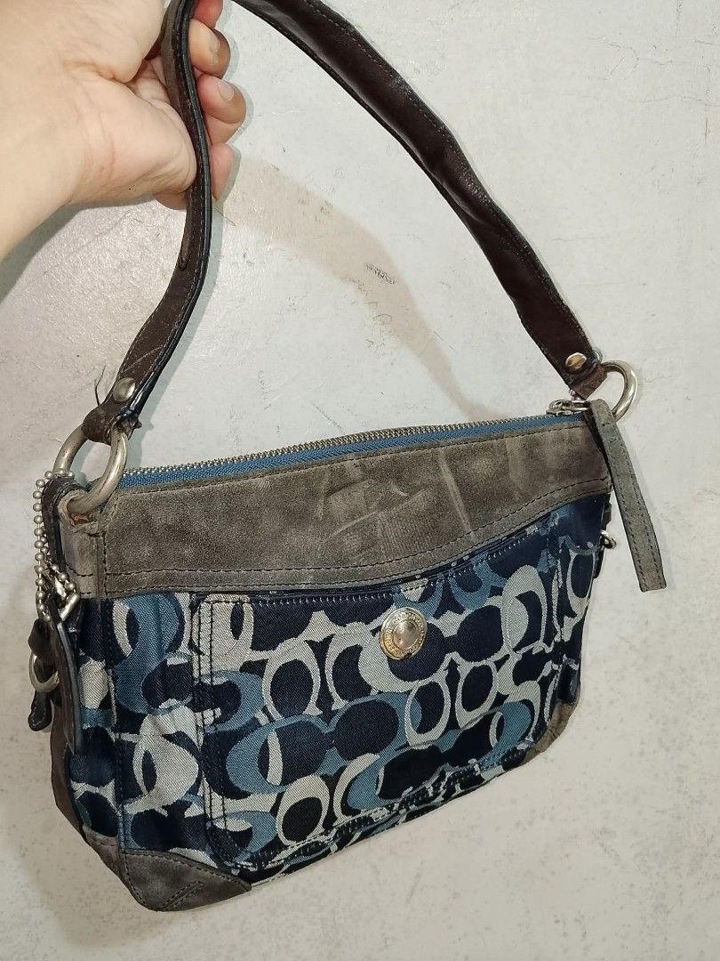 Coach Vintage (Category: Shoulder Bags) located in Sison. Submitted by myraholshoppe_05 (Listing ID 1462361742, Image 1). Description: 👜 Coach Vintage Kili bag 👜 medium size 👜 in excellent condition 👜 super nice 😍.