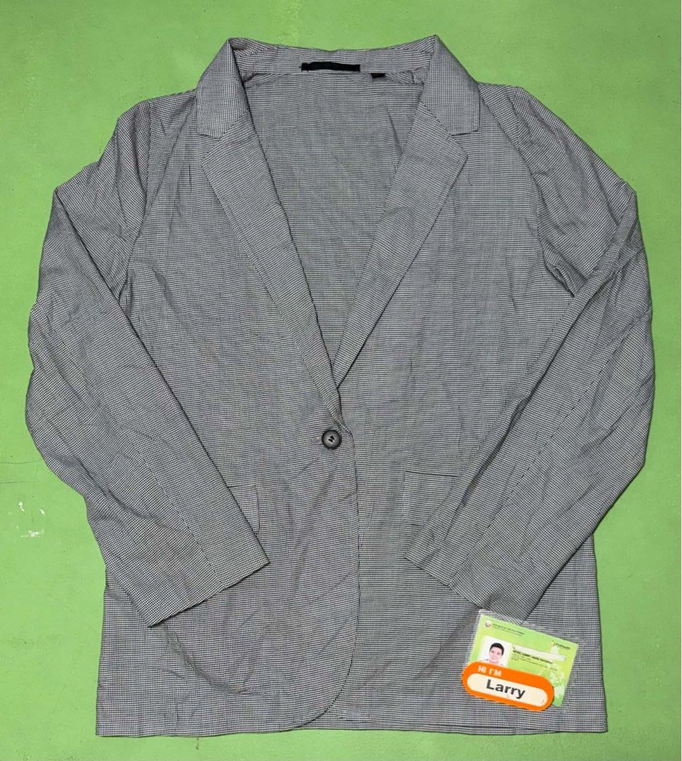 Coat x Blazer (Category: Longsleeves) located in Pasig City. Submitted by reyeslarry11740 (Listing ID 1462352815, Image 2). Description: For Sale Uniqlo Coat x Blazer Pambabae Size Medium 18.5L x 25.2L Good as new condition No issue 500 plus ship only Payment 1st Pasig city.