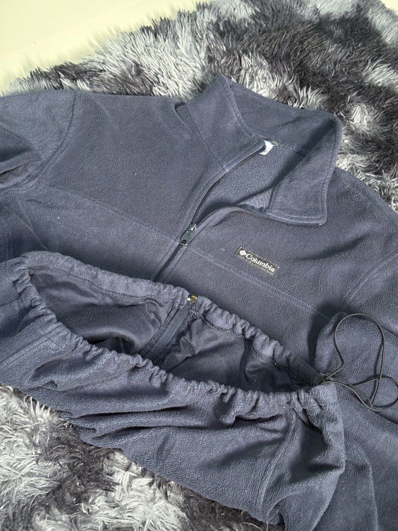 Columbia Fleece Jacket Navy Blue Full Zip (Category: Coats, Jackets and Outerwear) located in Bulacan. Submitted by luck_finds (Listing ID 1462273394, Image 3). Description: - Navy blue Columbia fleece jacket - Full zip closure - Two side pockets - Drawstring hem - Comfortable and warm material - Perfect for layering or standalone wear.