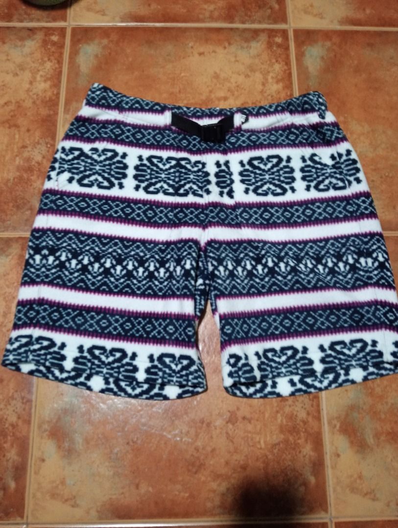 Columbia Fleece Pants Size L (Category: Joggers) located in Caloocan City. Submitted by yazzielux (Listing ID 1462432610, Image 1). Description: - Comfy Columbia fleece pants - Stylish geometric pattern in navy, white, and purple - Elastic waistband for a comfortable fit - Versatile: Great for lounging or outdoor activities - Size: Large (L).