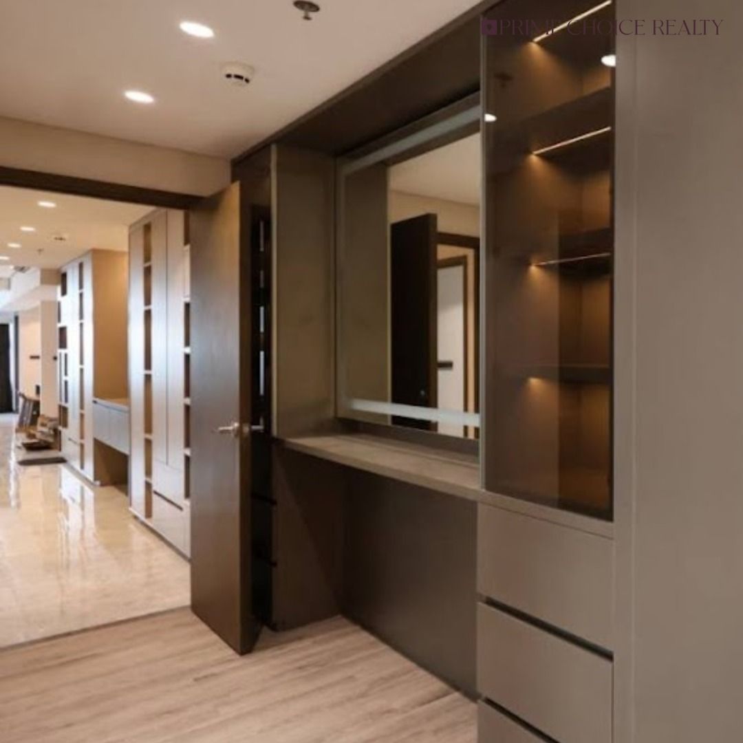 COMMERCIAL SPACE IN BANAWE (Category: Apartments & Condos) located in Quezon City. Submitted by primechoicerealtyinc (Listing ID 1462315053, Image 3). Description: FOR SALE The Imperium at Capitol Commons Prime 3-Bedroom Unit in Ortigas • Floor Area: 205 sqm • Bedrooms: 3 • 2 Parking Slots at B2 • Reconfigured layout with expanded living, dining, and kitchen spaces • Just across Estancia Mall • Near Ortigas CBD Asking Price: ₱82,000,000 or ₱400,0