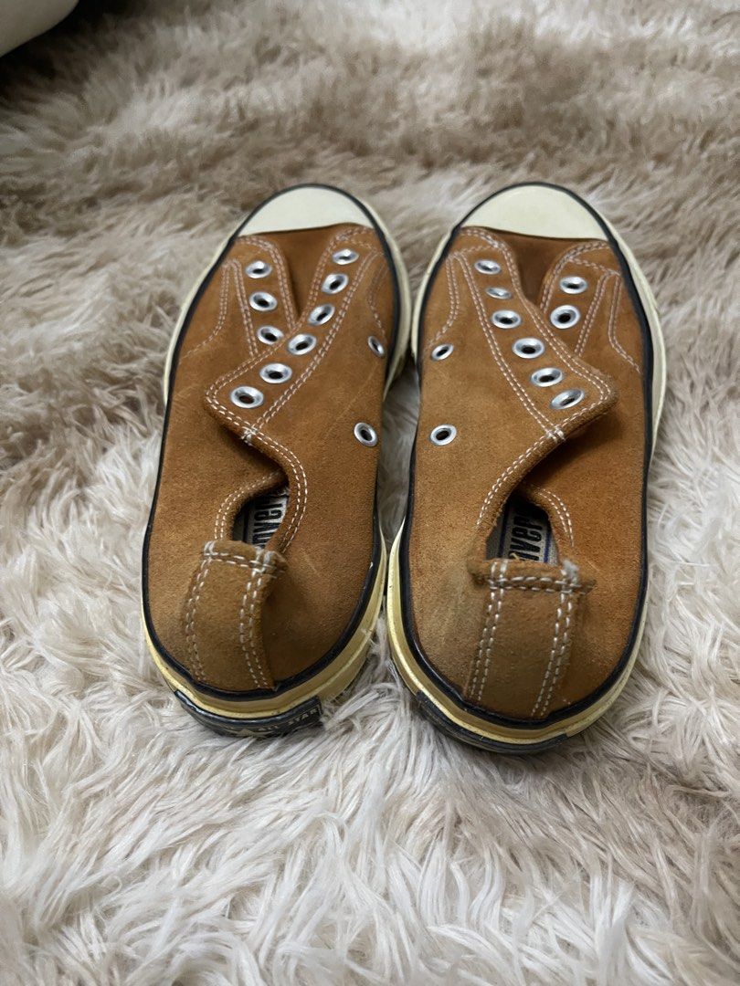 CONVERSE 70S LOW CUT SUEDE BROWN (SIZE 38) (Category: Sneakers) located in Concepcion. Submitted by wowsinigangmix (Listing ID 1462413246, Image 2). Description: CONVERSE 70S LOW CUT SUEDE MATERIAL COLOR BROWN SIZE 38 HAS FLAWS STORED IN CABINET YELLOWISH SOLE NO BOX NO STRINGS NEEDS CLEANING PLEASE MANAGE EXPECTATIONS.