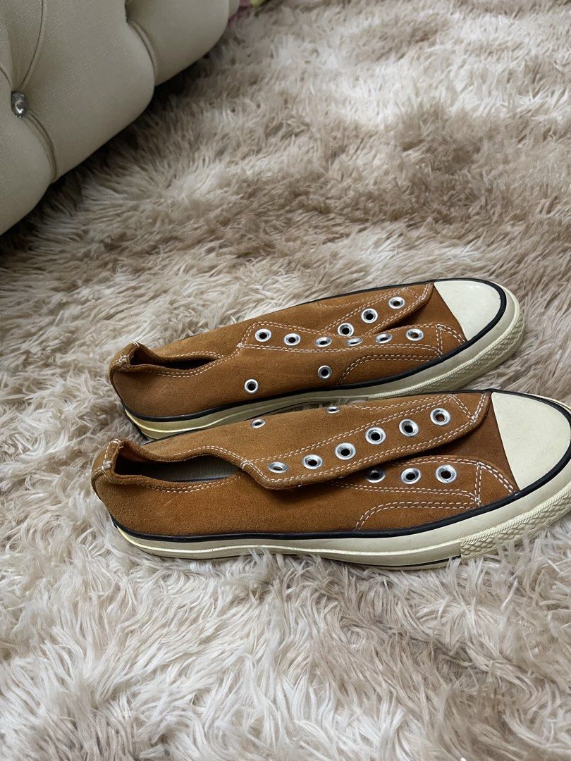 CONVERSE 70S LOW CUT SUEDE BROWN (SIZE 38) (Category: Sneakers) located in Concepcion. Submitted by wowsinigangmix (Listing ID 1462413246, Image 3). Description: CONVERSE 70S LOW CUT SUEDE MATERIAL COLOR BROWN SIZE 38 HAS FLAWS STORED IN CABINET YELLOWISH SOLE NO BOX NO STRINGS NEEDS CLEANING PLEASE MANAGE EXPECTATIONS.