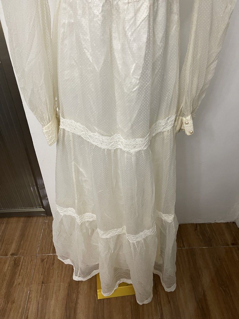 COQUETTE COTTAGE CORE OFF-WHITE DRESS (Category: Dresses) located in Concepcion. Submitted by wowsinigangmix (Listing ID 1462416293, Image 3). Description: COQUETTE COTTAGE CORE LONG DRESS COLOR CREAM/OFF-WHITE SIZE S-M HAS SLIGHT FLAWS.