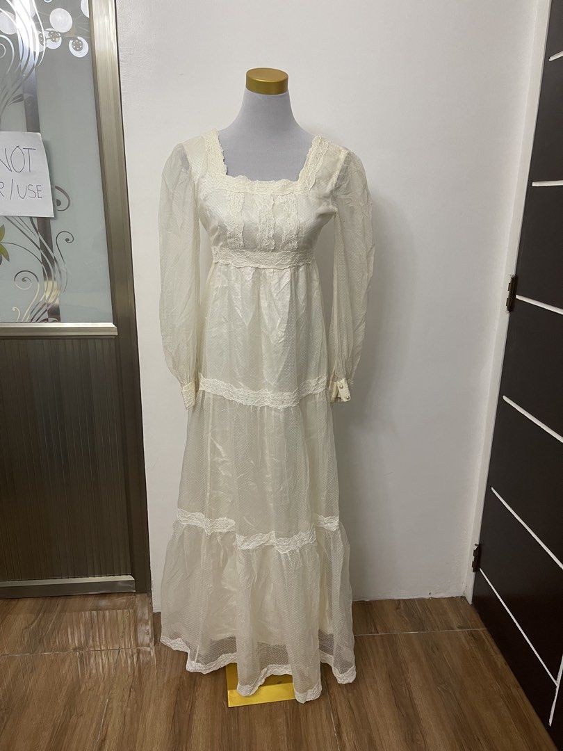 COQUETTE COTTAGE CORE OFF-WHITE DRESS (Category: Dresses) located in Concepcion. Submitted by wowsinigangmix (Listing ID 1462416293, Image 2). Description: COQUETTE COTTAGE CORE LONG DRESS COLOR CREAM/OFF-WHITE SIZE S-M HAS SLIGHT FLAWS.